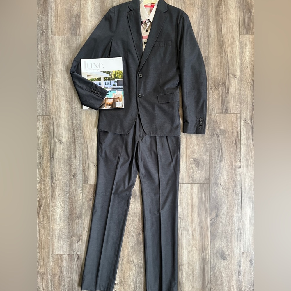 American Rag Slim Fit Charcoal Gray Suit w/free shirt